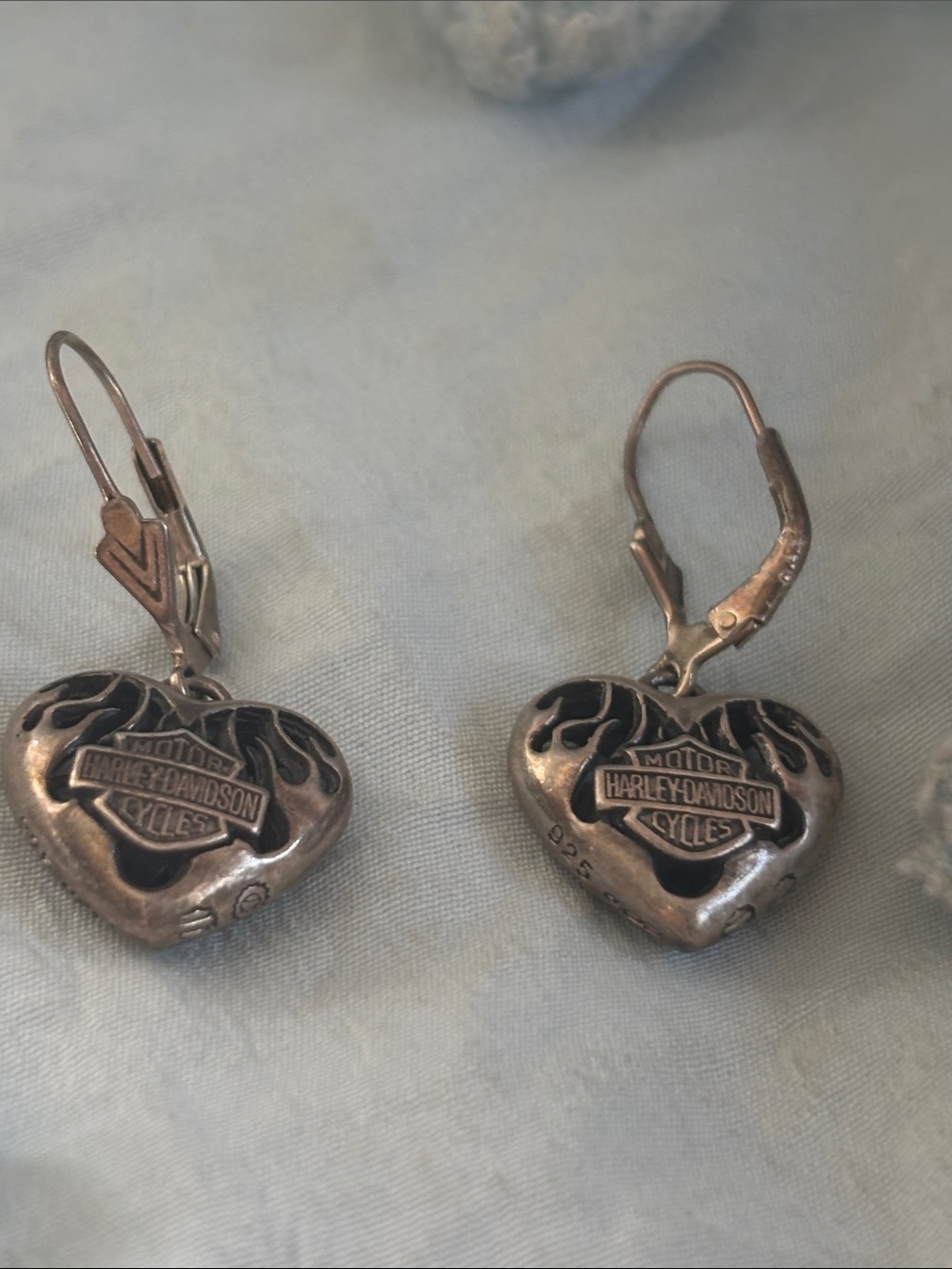 Harley-Davidson Silver Heart Flame Logo Leverback Earrings with Black Detailing - Picture 3 of 4